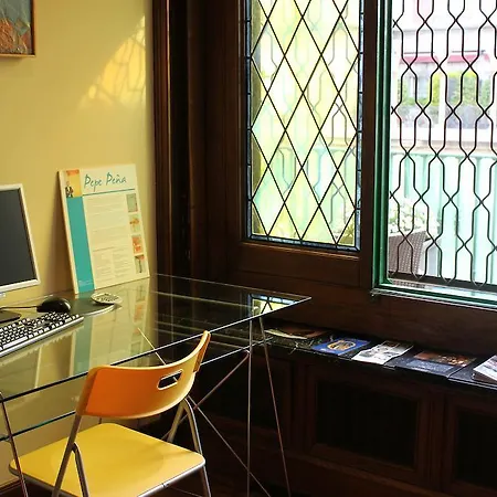Casa Con Estilo Balmes B&B